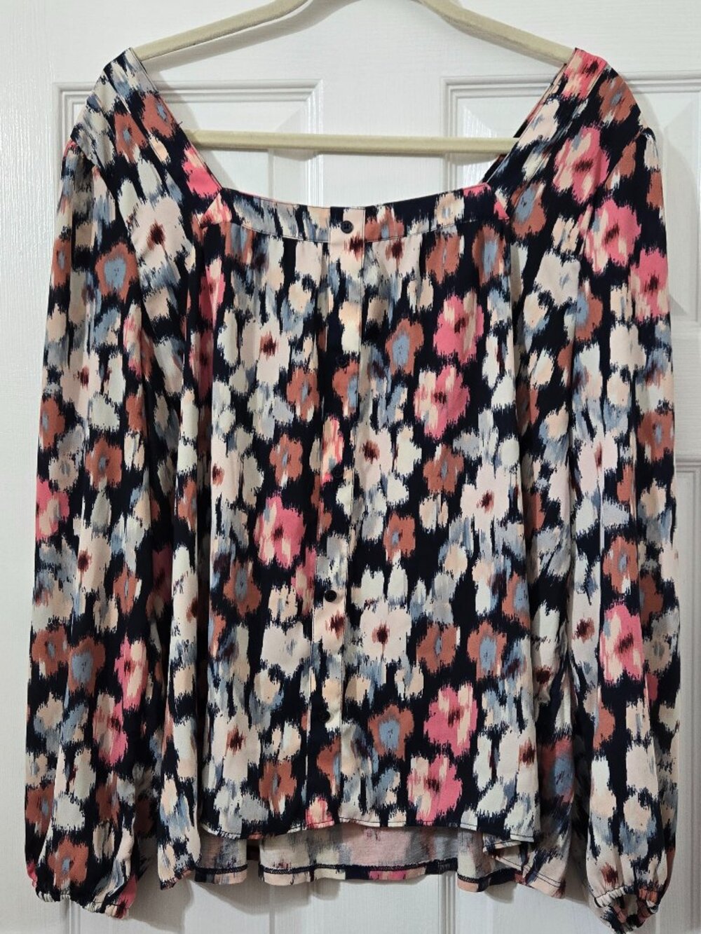 Loft Outlet Top, XL, Floral with an open, square neck